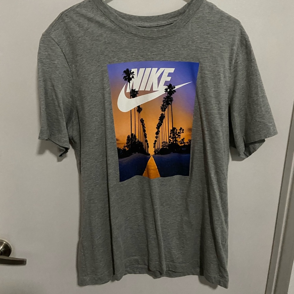 Nike Men’s tshirt
